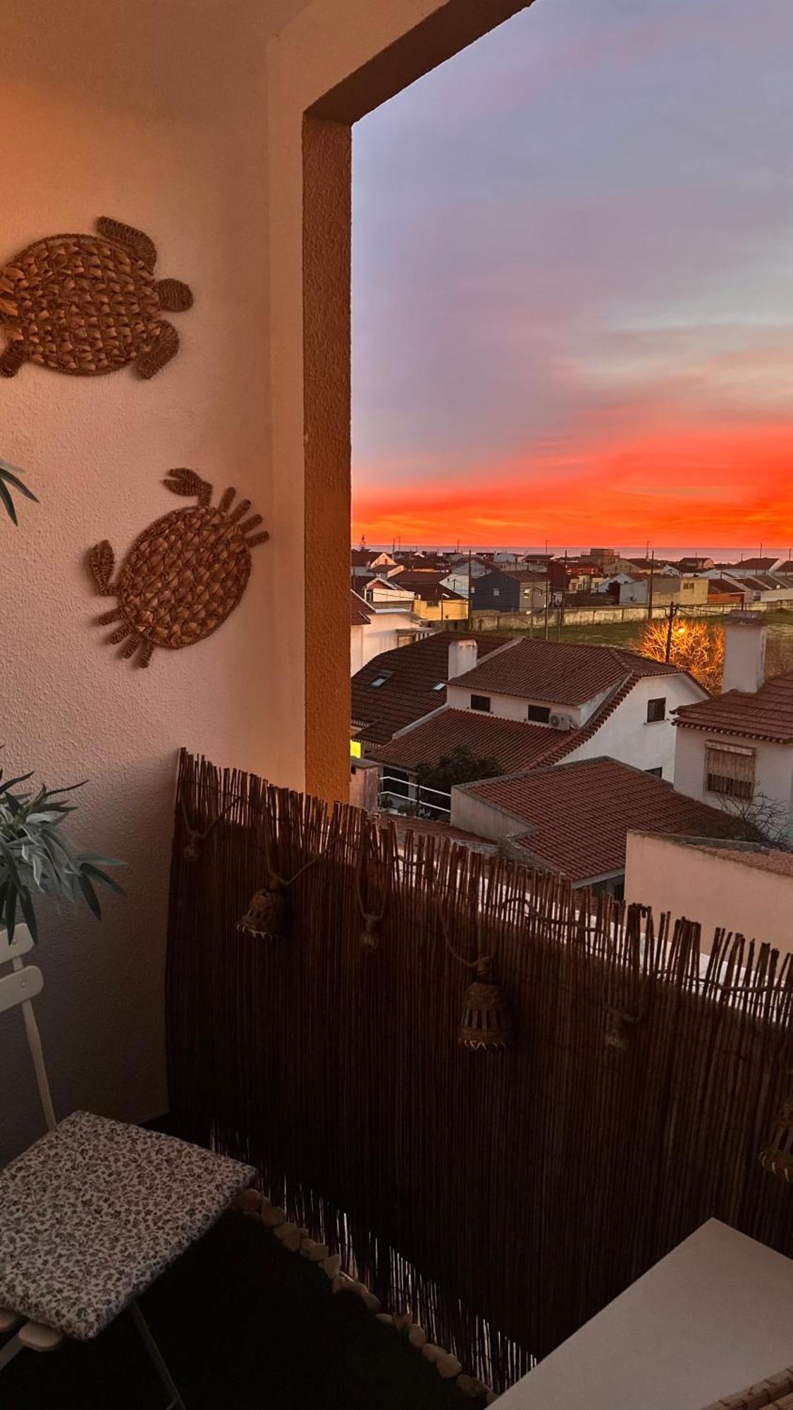 1-Bedroom Sea View Apartment With Private Balcony Costa Da Caparica, Just 5 Minutes From The Beach コスタ・ダ・カパリカ エクステリア 写真
