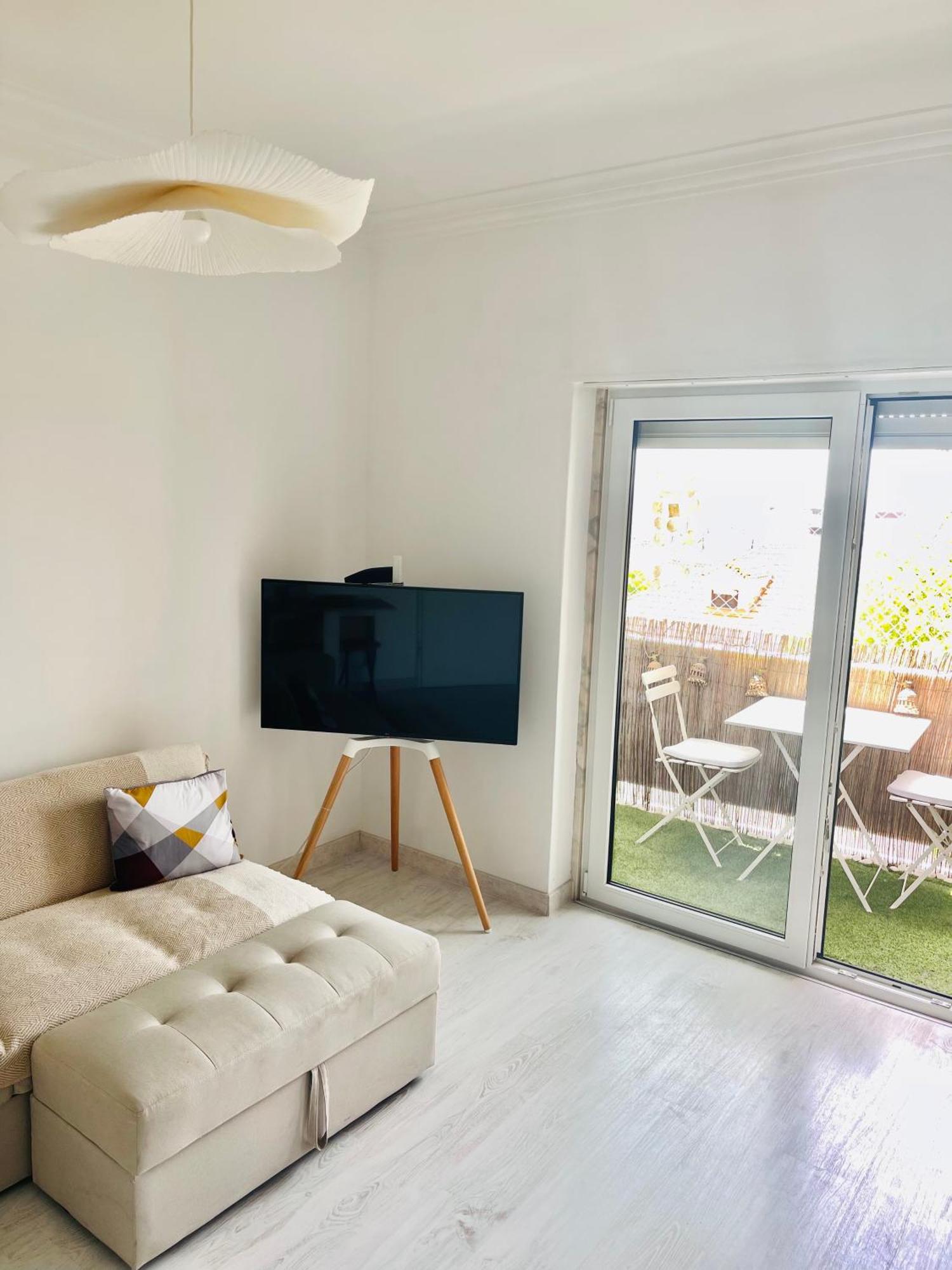 1-Bedroom Sea View Apartment With Private Balcony Costa Da Caparica, Just 5 Minutes From The Beach コスタ・ダ・カパリカ エクステリア 写真
